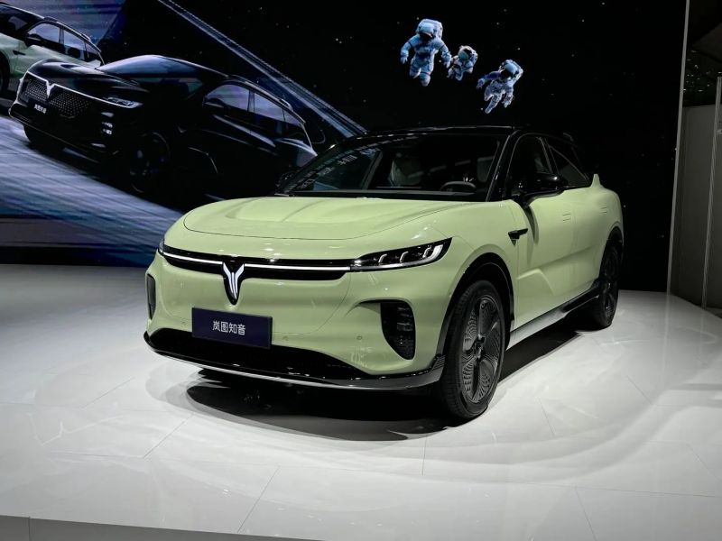 CLTC 901km/605km El nuevo SUV mediano de VOYAH VOYAH Zhiyin hizo su debut